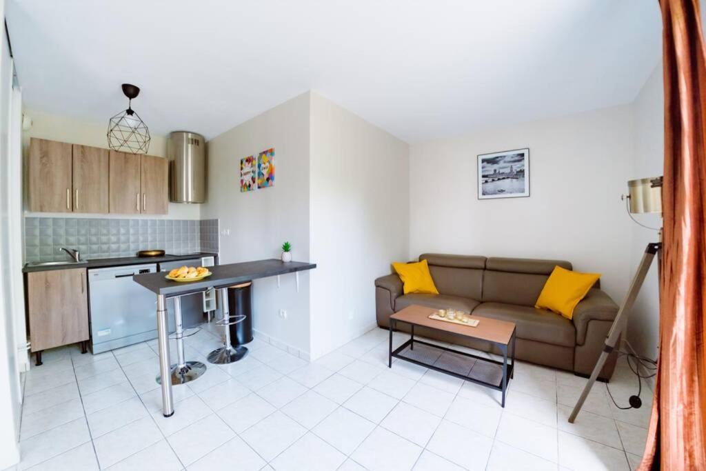 Le Lumineux-T2-43M2-Face Val D'Europe-Disney Serris Buitenkant foto